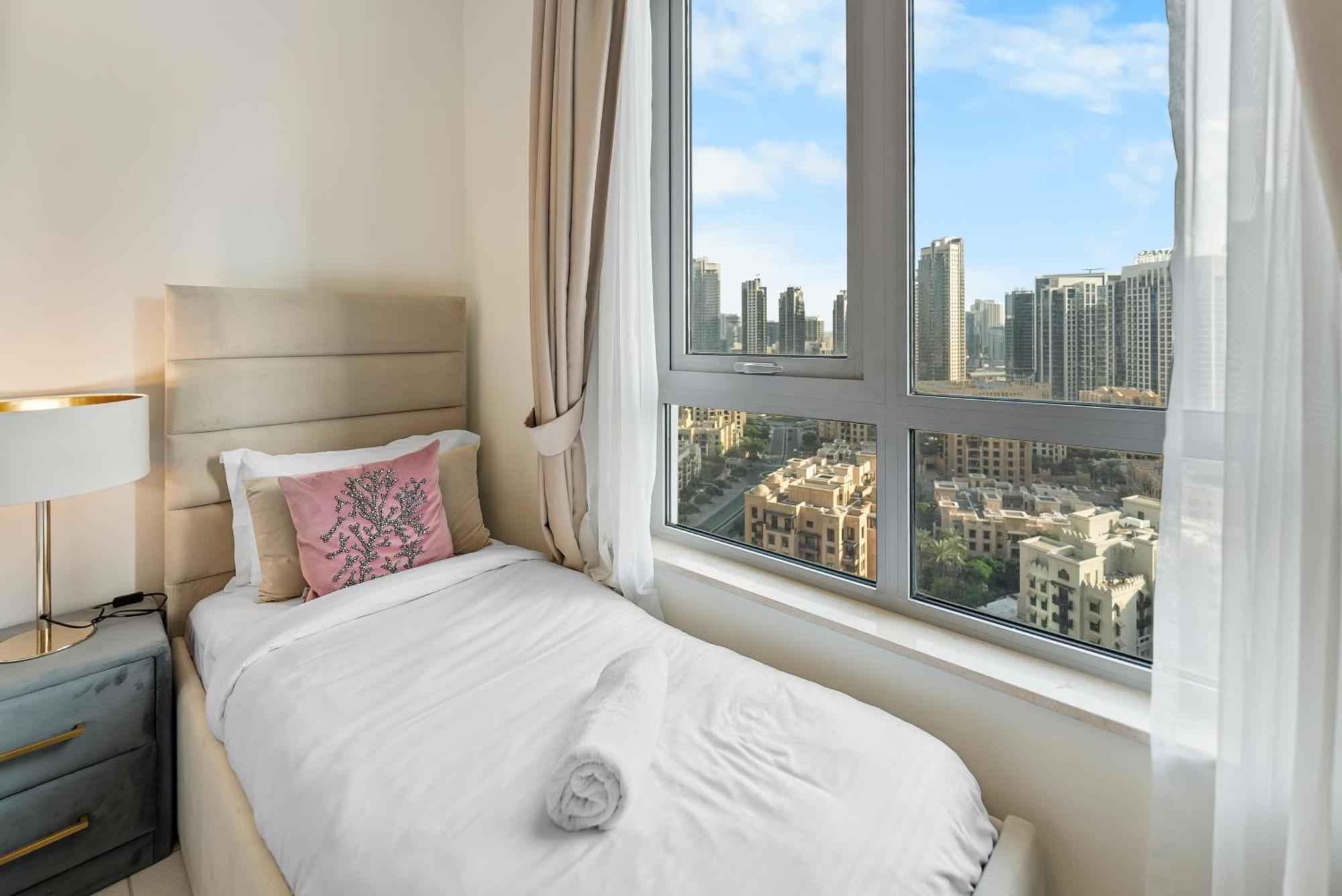 Apartment Magnificent - Spacious New 2br In Downtown Dubai