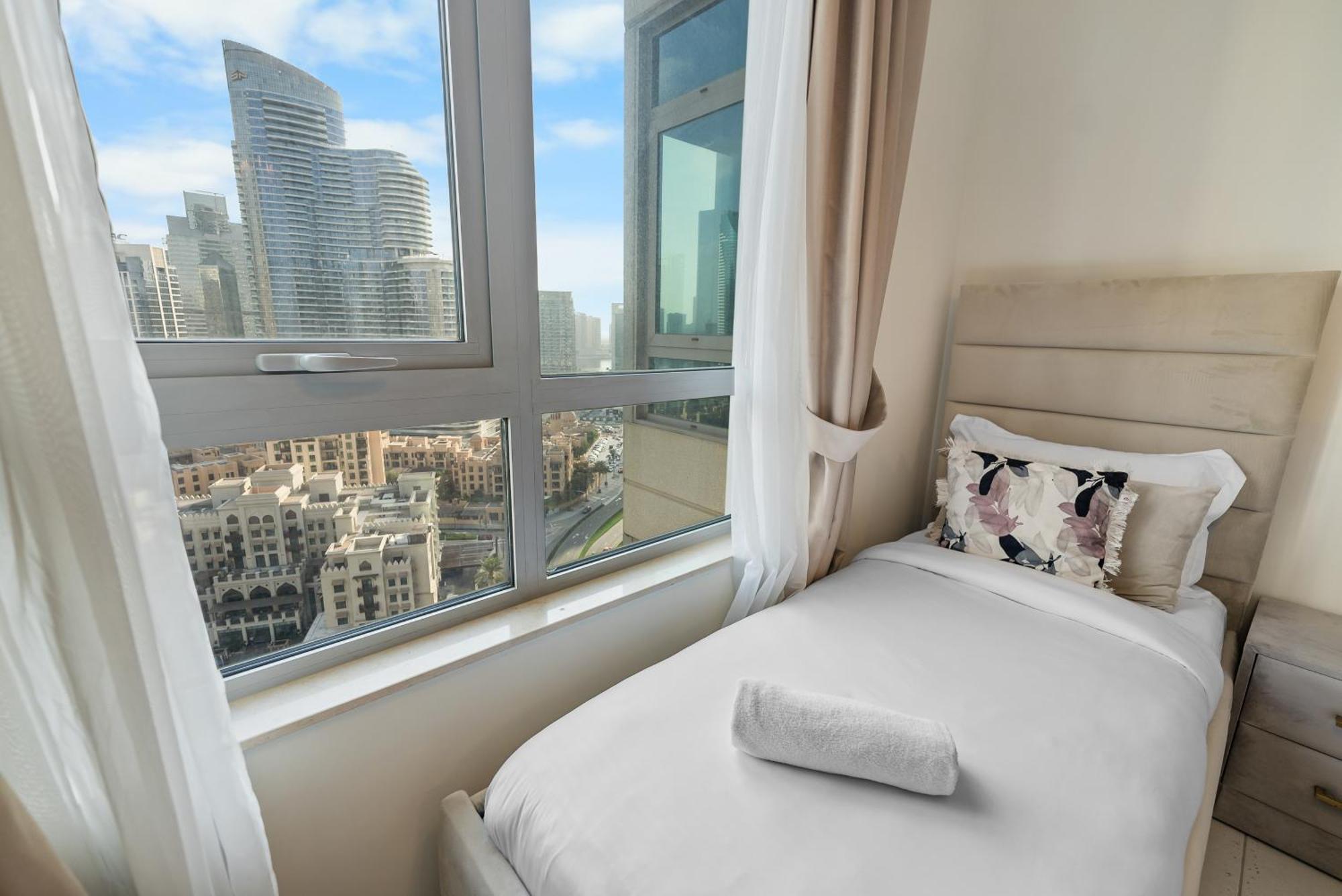 Magnificent - Spacious New 2br In Downtown * Dubai