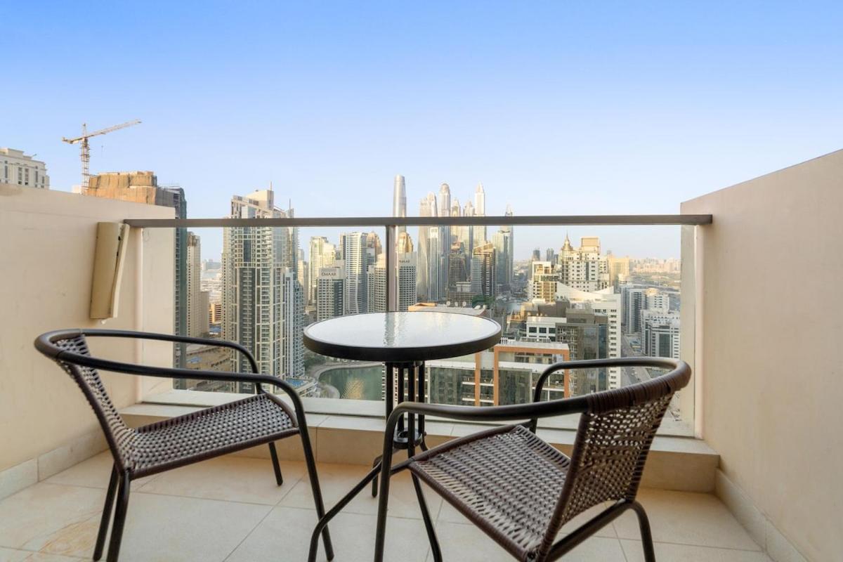 Apartment First Class 1br Stunning & Marina Views Dubai