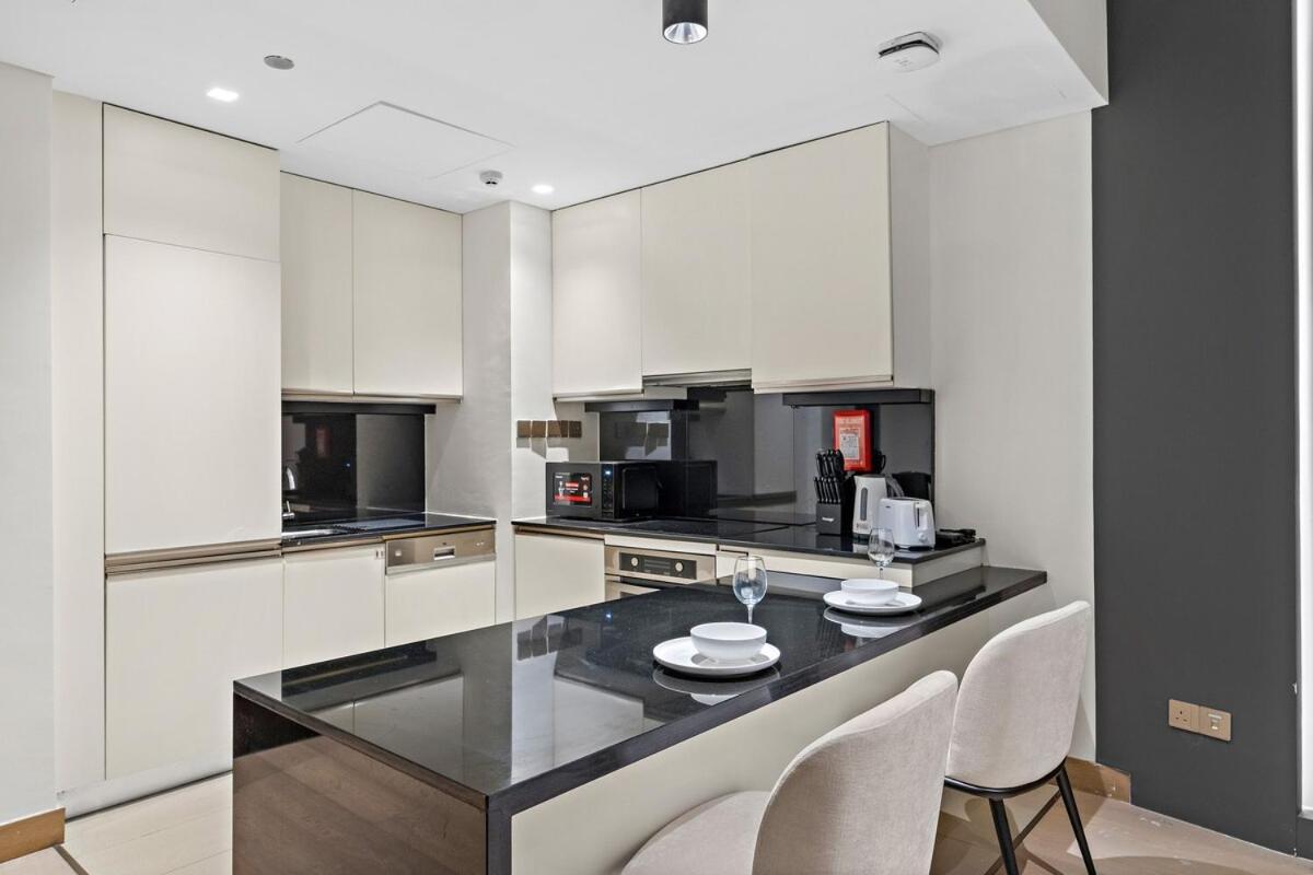 Apartment First Class 1br Stunning & Marina Views *