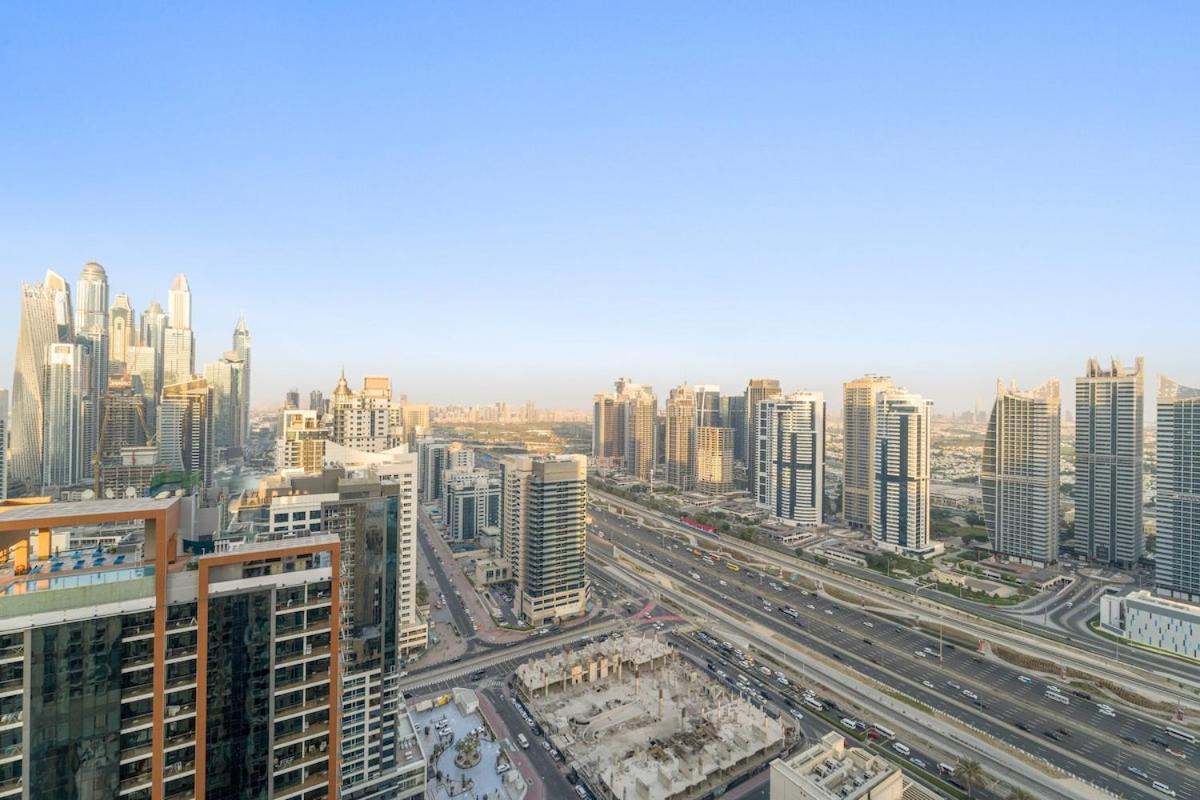 First Class 1br Stunning & Marina Views *