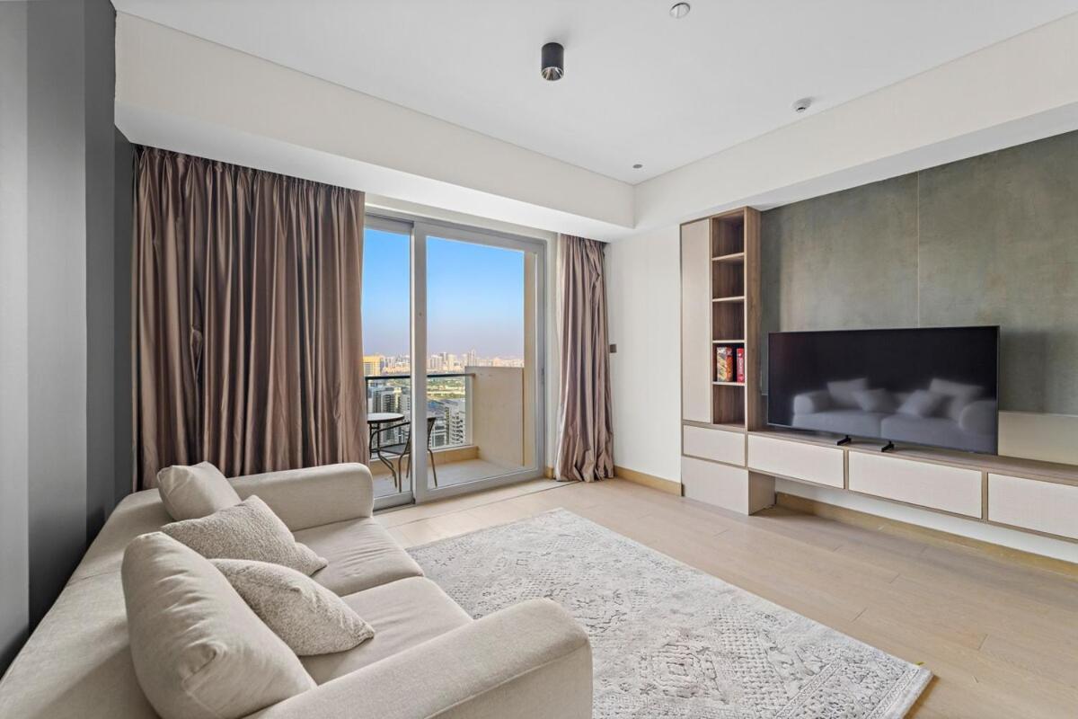 Apartment First Class 1br Stunning & Marina Views