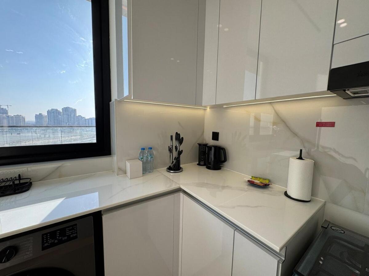 Apartment Ashri Hh Spacious In Jvc, Binghatti Luna *