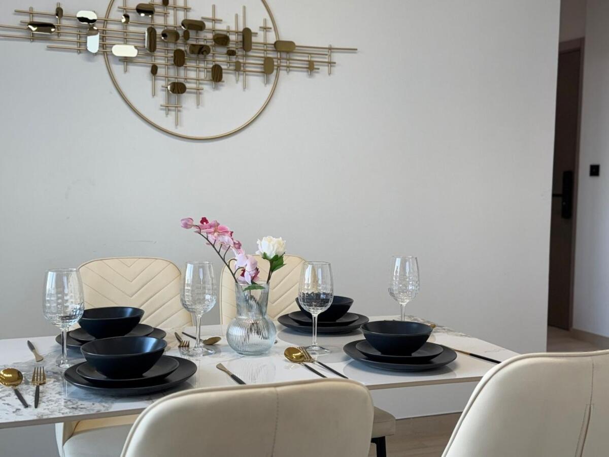 Apartment Ashri Hh Spacious In Jvc, Binghatti Luna