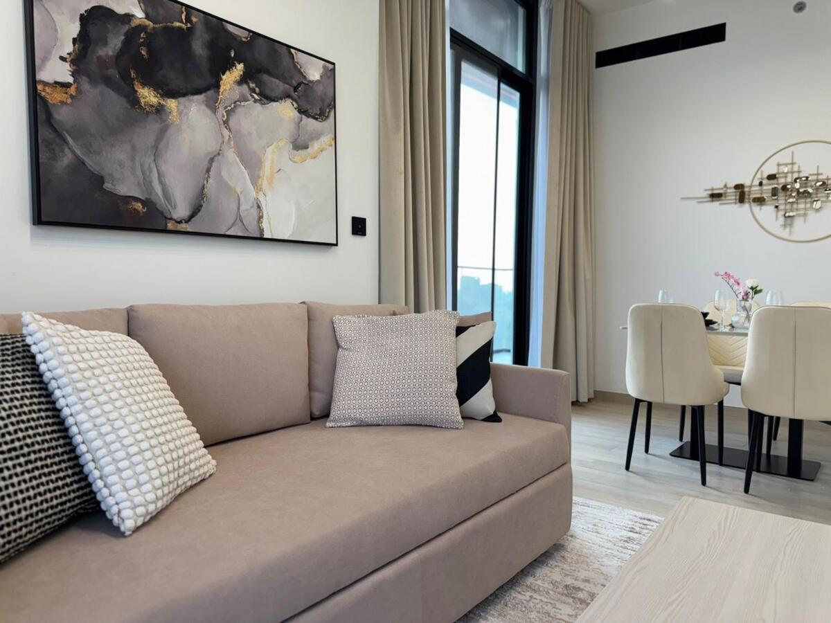 Ashri Hh Spacious In Jvc, Binghatti Luna Apartment