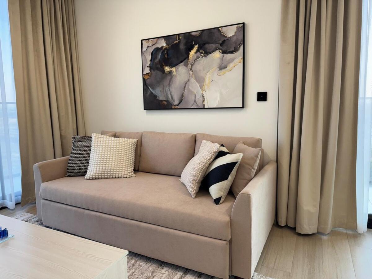 Ashri Hh Spacious In Jvc, Binghatti Luna Apartment Dubai