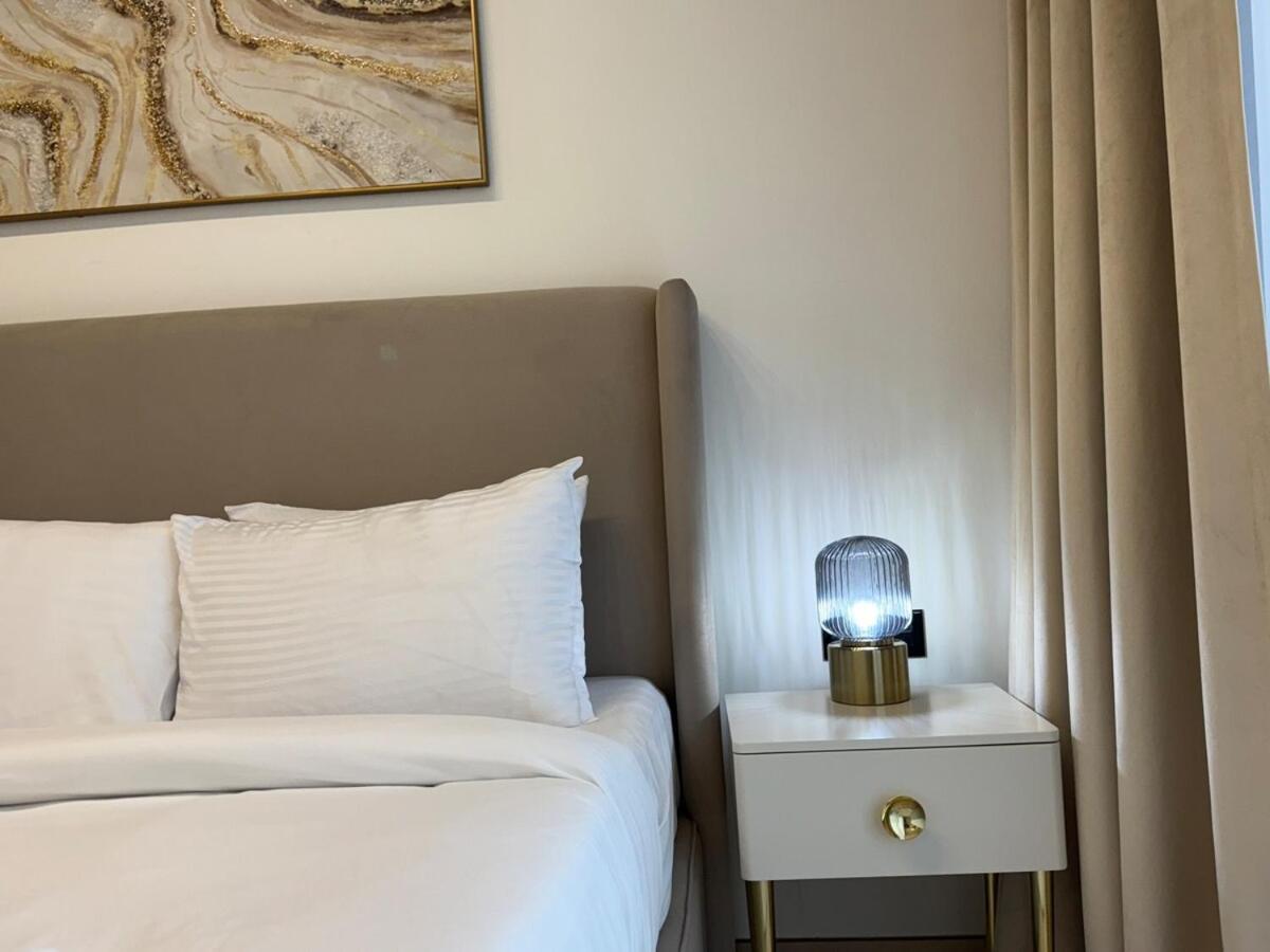 Ashri Hh Spacious In Jvc, Binghatti Luna * Dubai