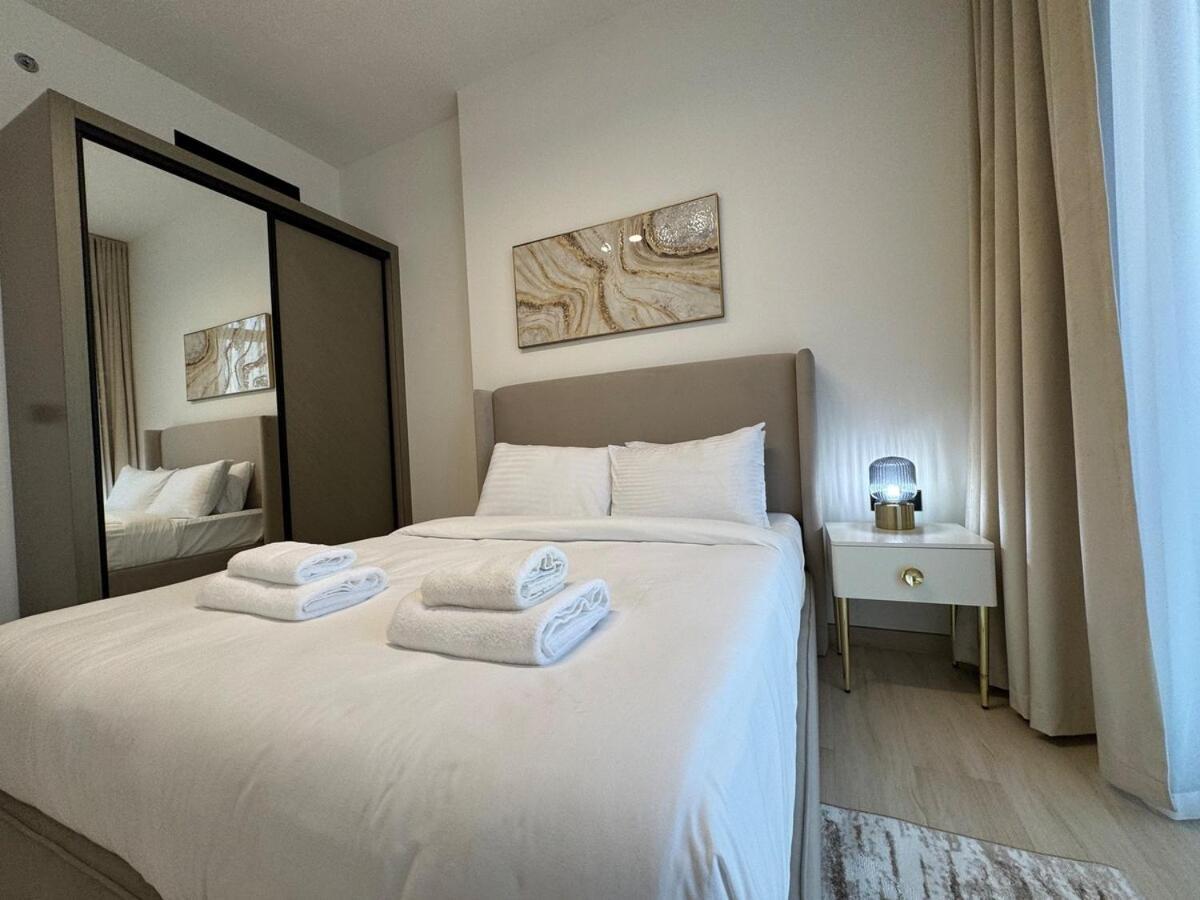 Ashri Hh Spacious In Jvc, Binghatti Luna Apartment *