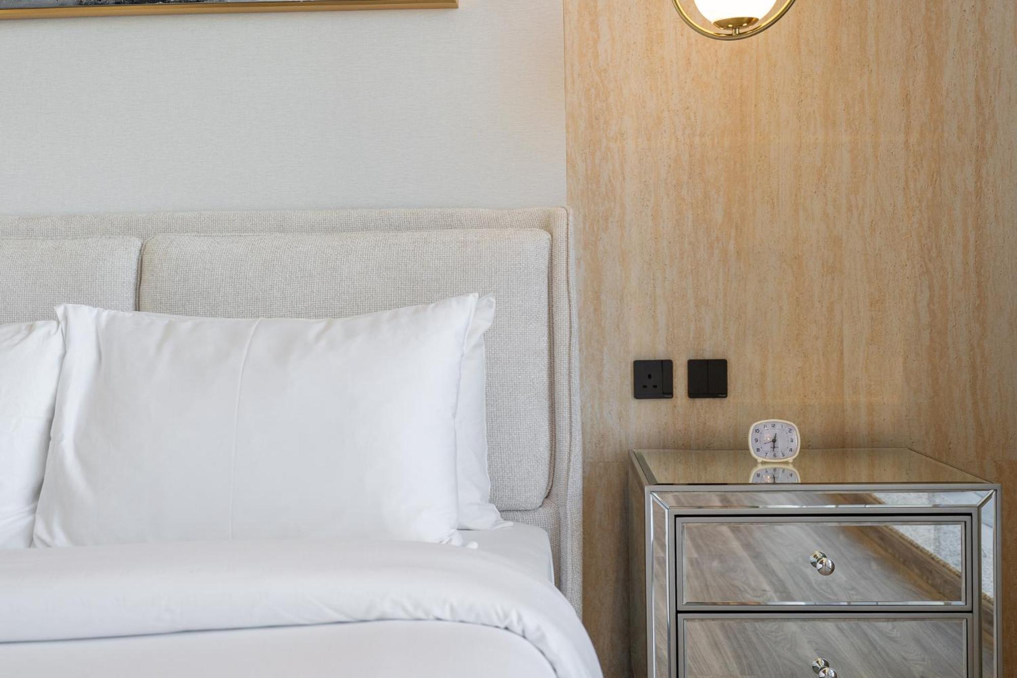 In Difc That Sleeps 4 Comfortably