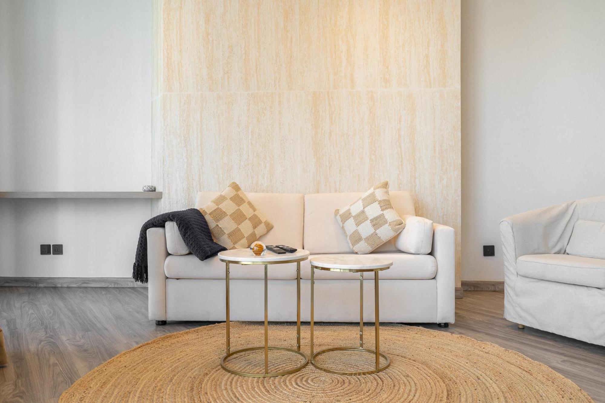 Apartment In Difc That Sleeps 4 Comfortably