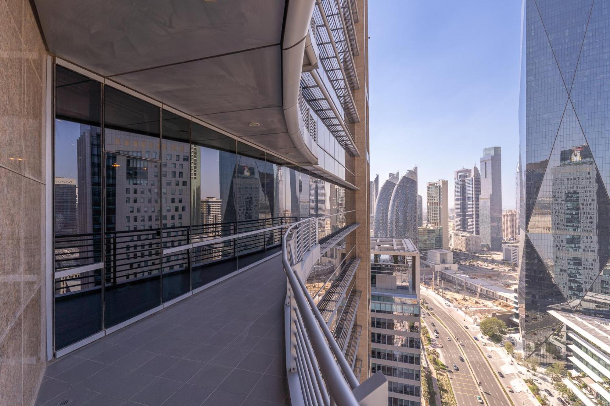 In Difc That Sleeps 4 Comfortably *