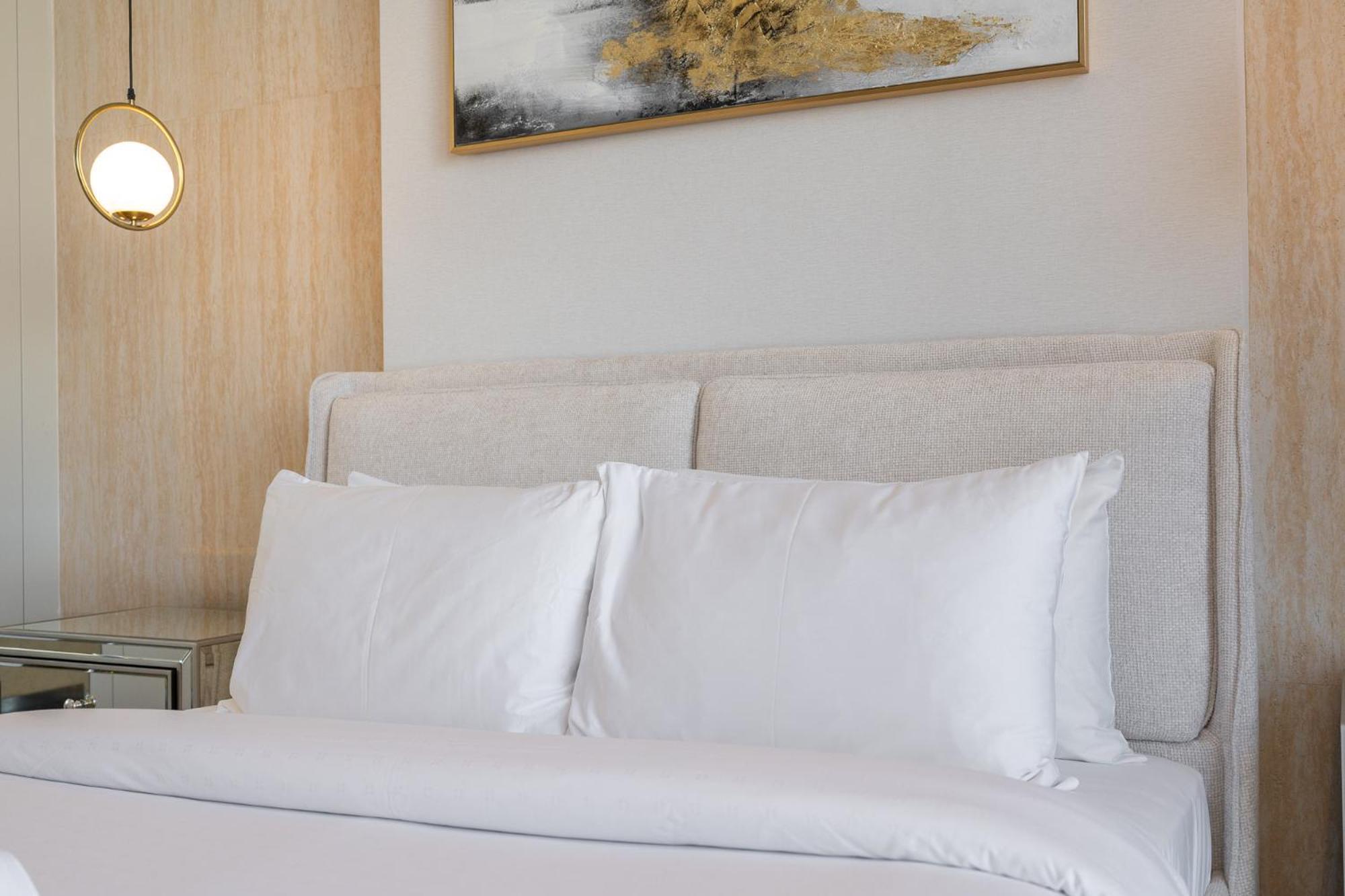 In Difc That Sleeps 4 Comfortably Apartment Dubai