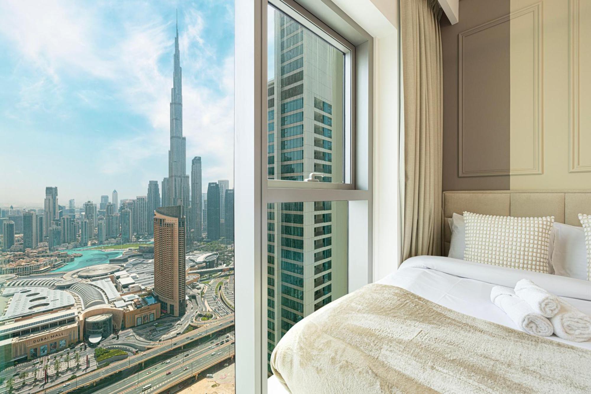 Premium 2 Bedroom High-floor Offering Spectacular Burj Khalifa & Fountain Views, Steps Away From Mall - Downtown By Stayfinity - Max 8 Guests