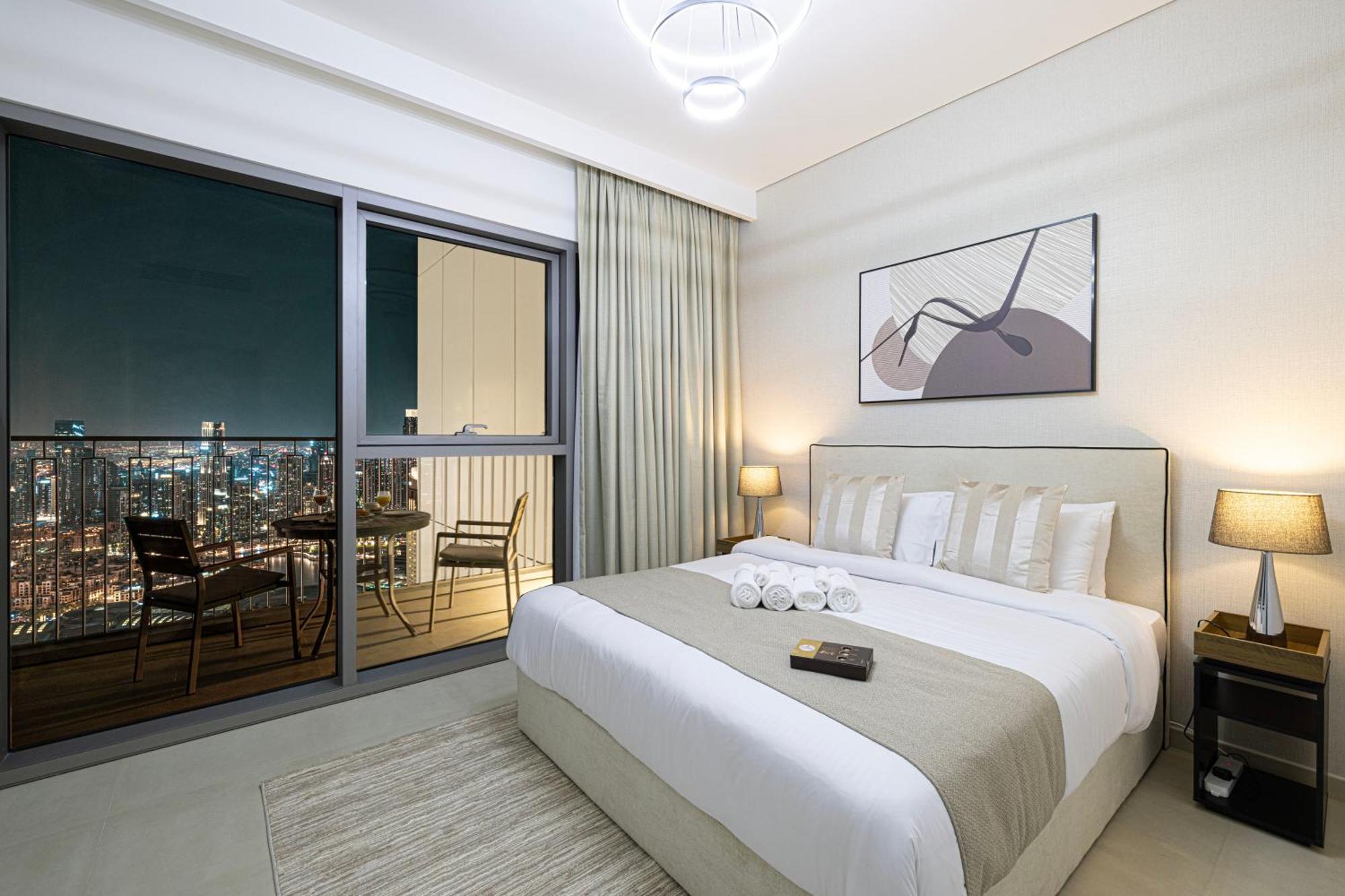 Premium 2 Bedroom High-floor Offering Spectacular Burj Khalifa & Fountain Views, Steps Away From Mall - Downtown By Stayfinity - Max 8 Guests Apartment *