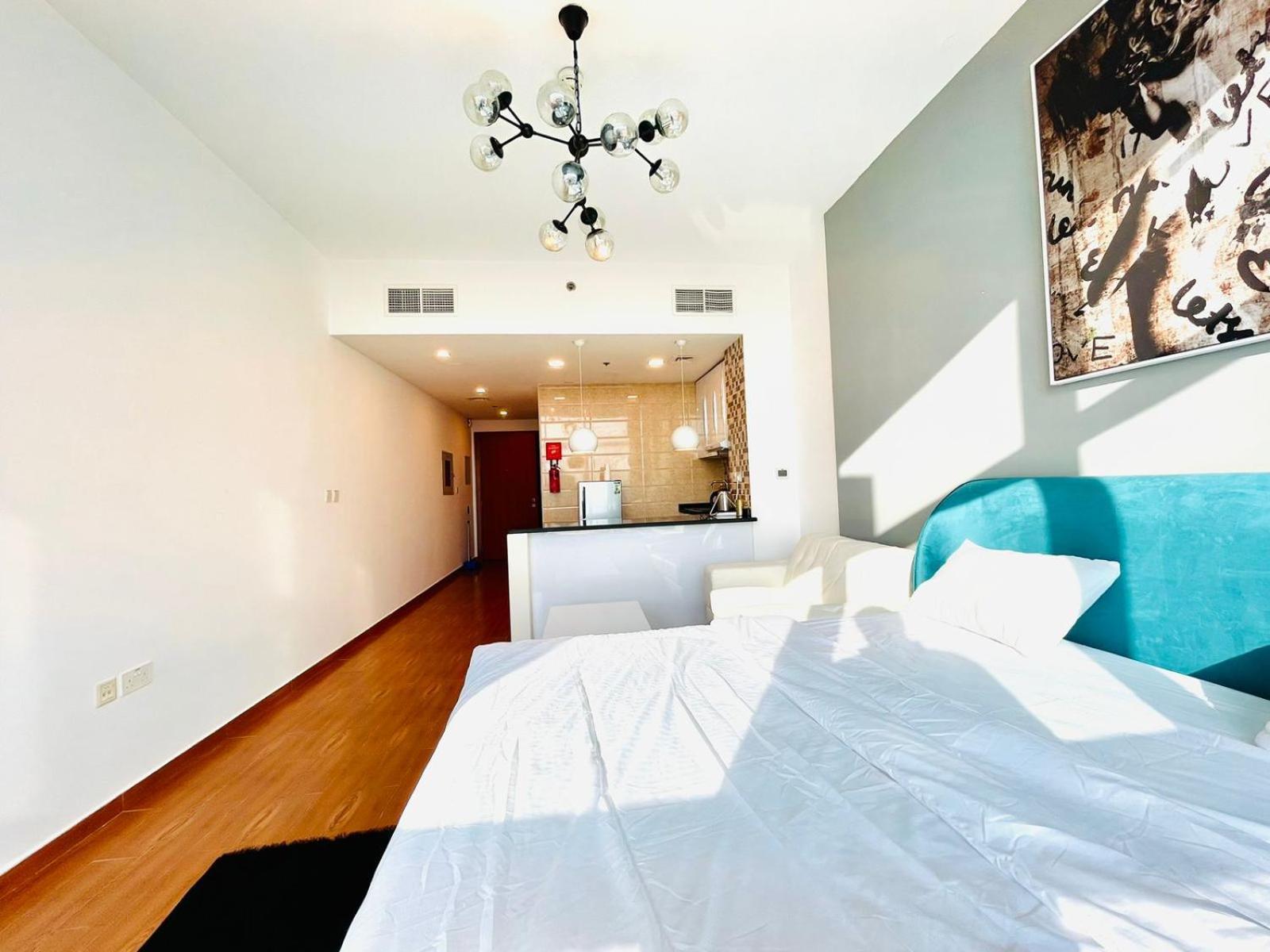 Apartment In Jumeriah Village Triangle District 2 *