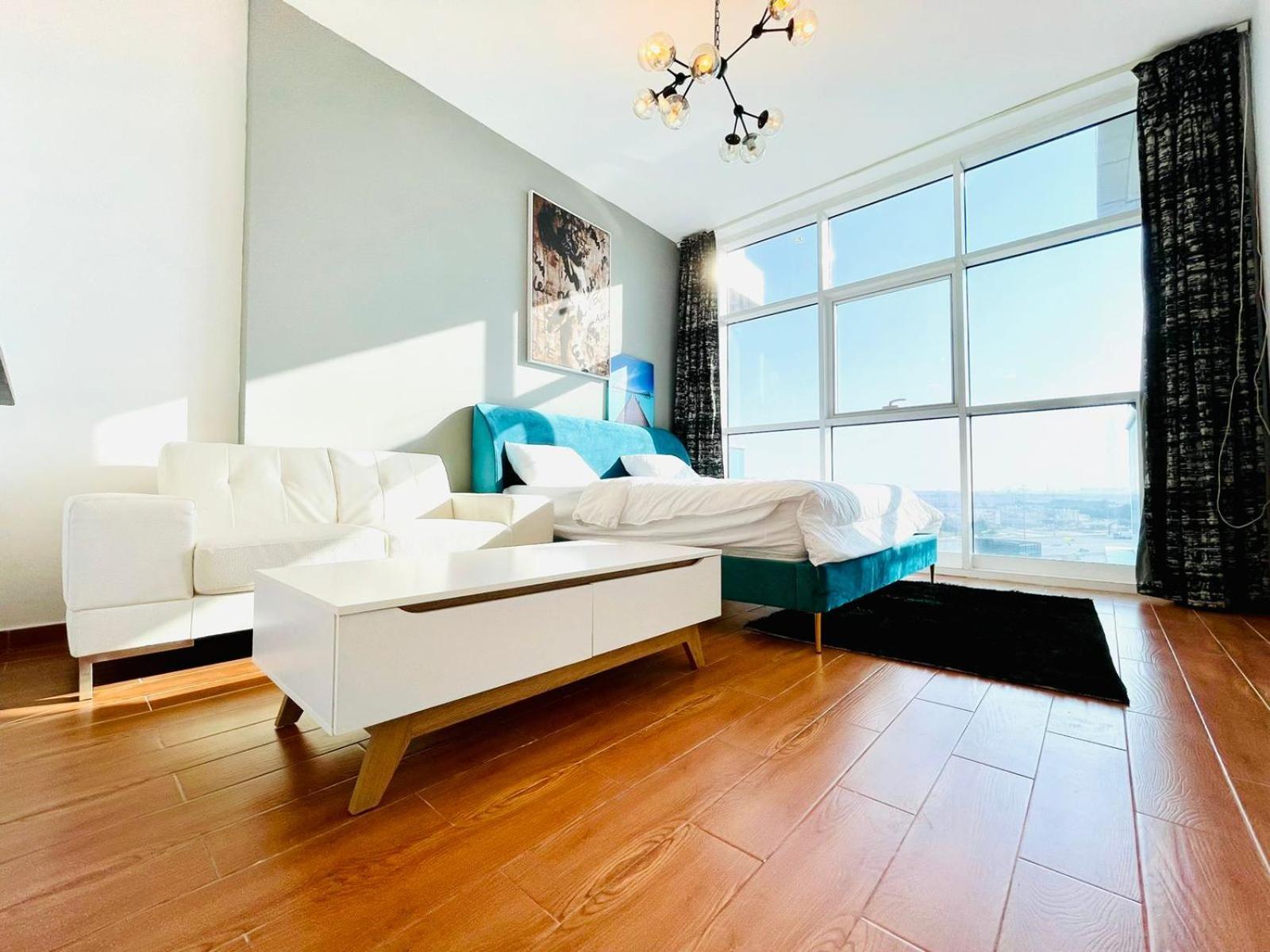 In Jumeriah Village Triangle District 2 Apartment Dubai
