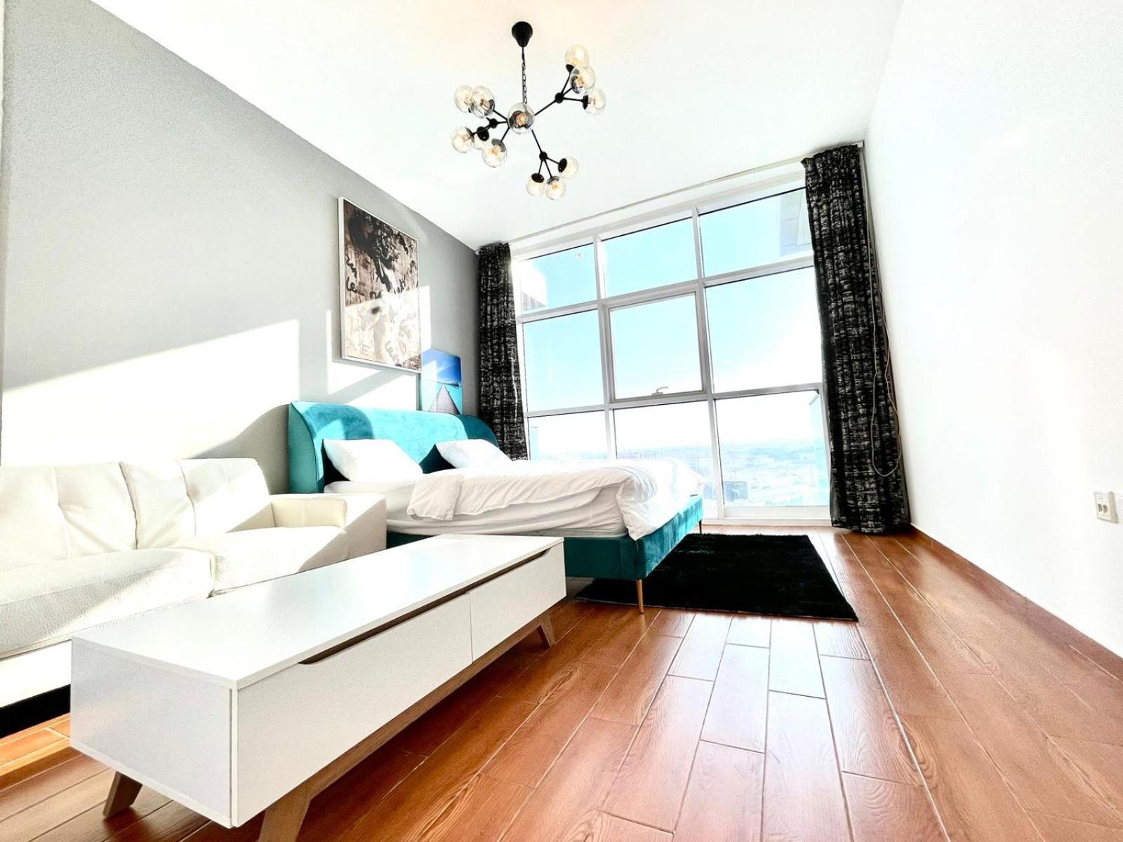 Apartment In Jumeriah Village Triangle District 2
