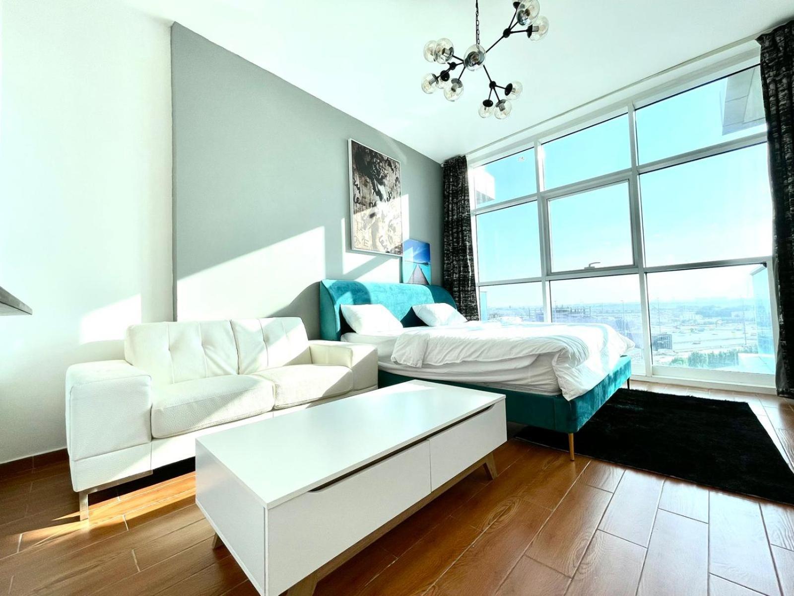 In Jumeriah Village Triangle District 2 Apartment *