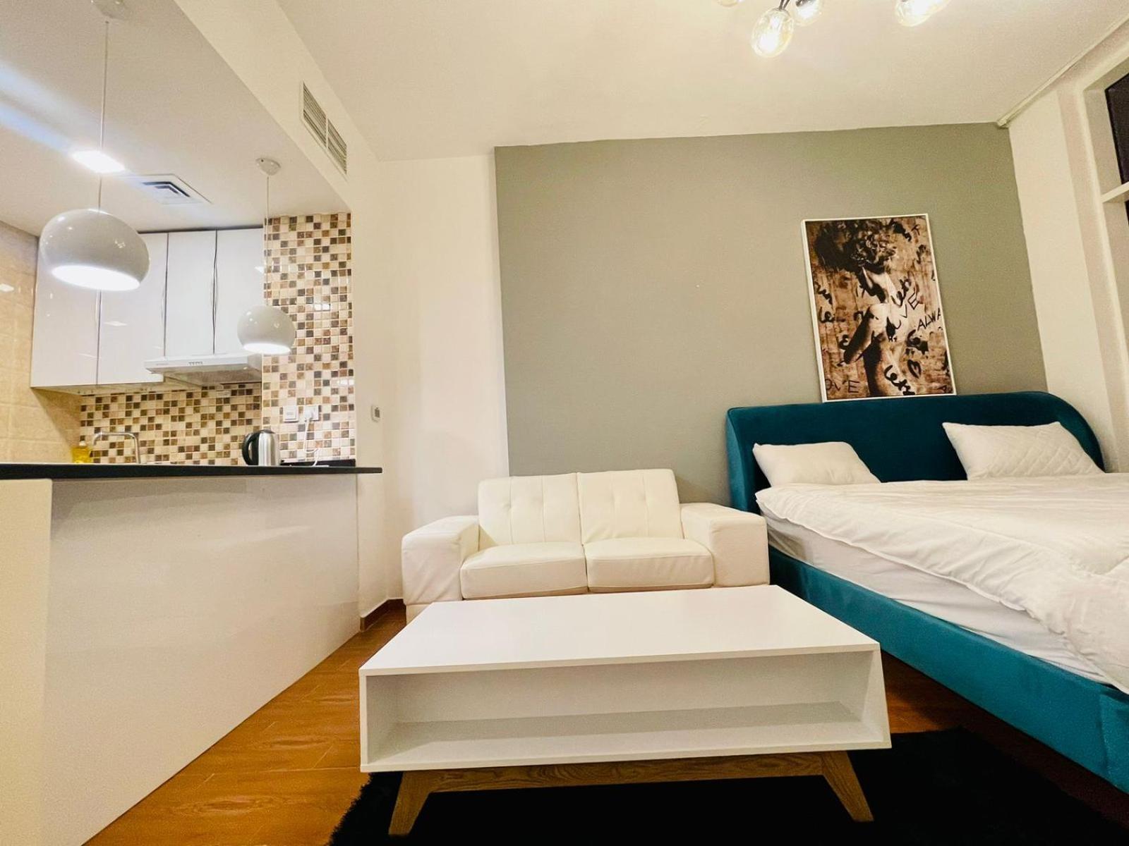 Apartment In Jumeriah Village Triangle District 2