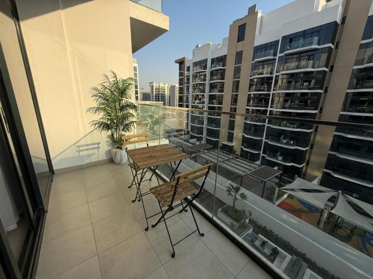 Cozy 01 Bhk With Balcony Apartment *
