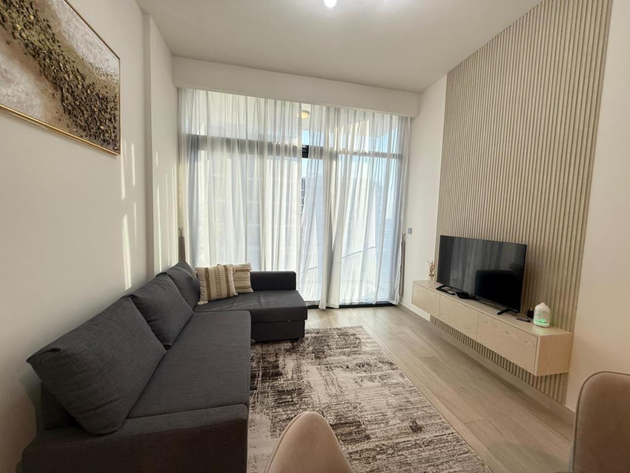 Apartment Cozy 01 Bhk With Balcony Dubai