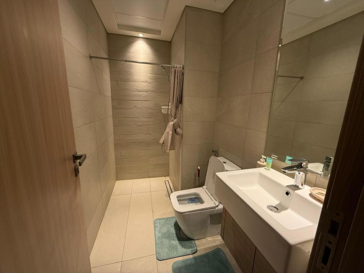 Cozy 01 Bhk With Balcony * Dubai