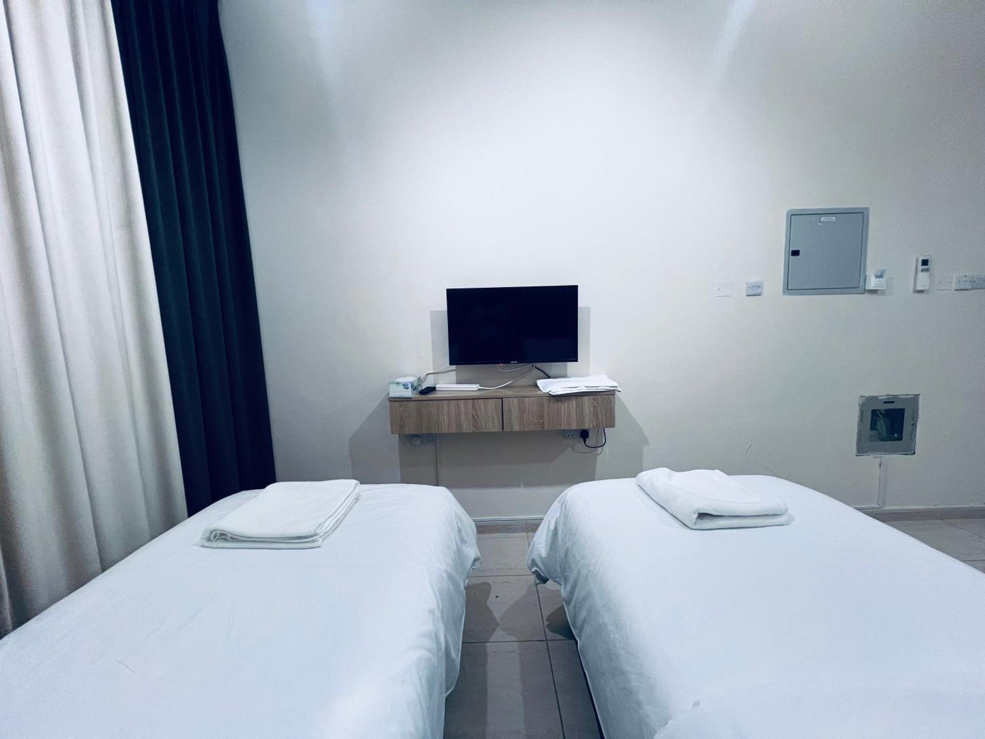 Hotel Landtech - Baniyas Square