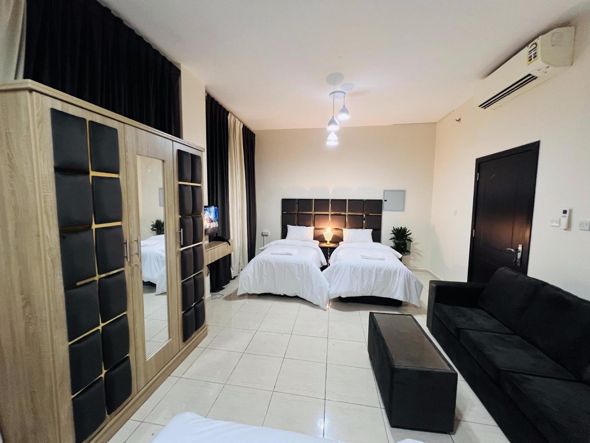 Hotel Landtech - Baniyas Square Dubai