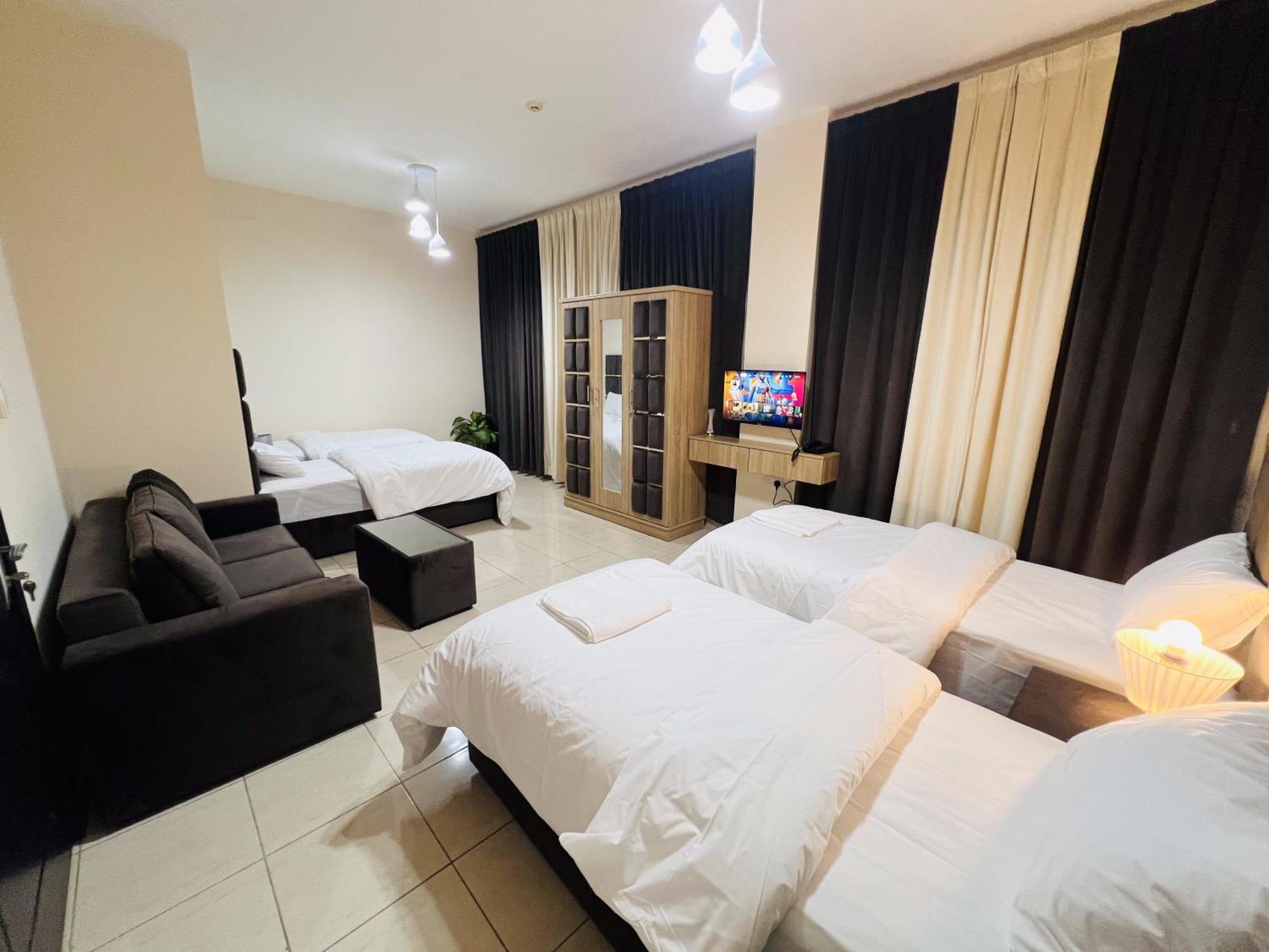 Hotel Landtech - Baniyas Square
