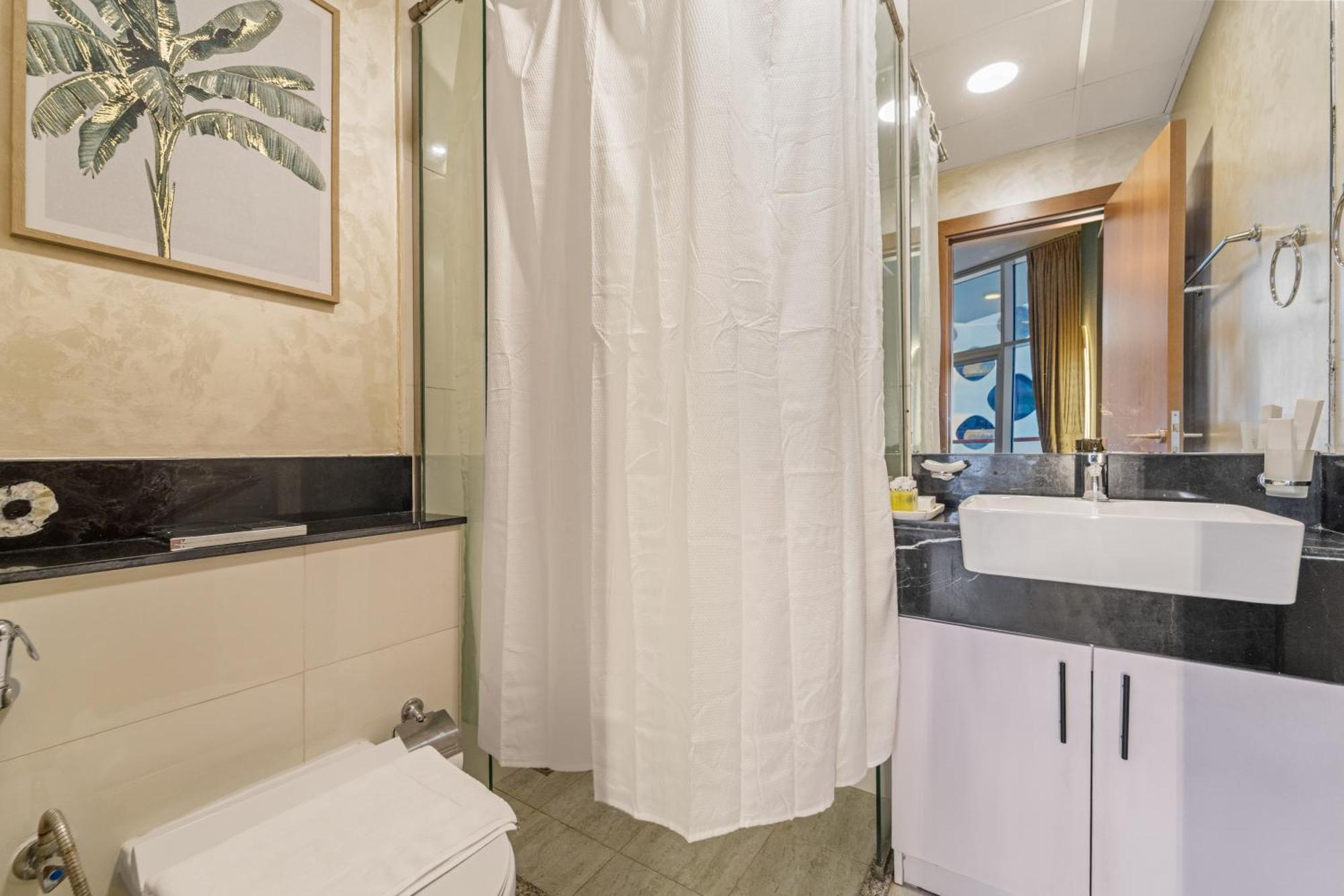 Luxurious 1br With Canal & Burj Khalifa View! * Dubai