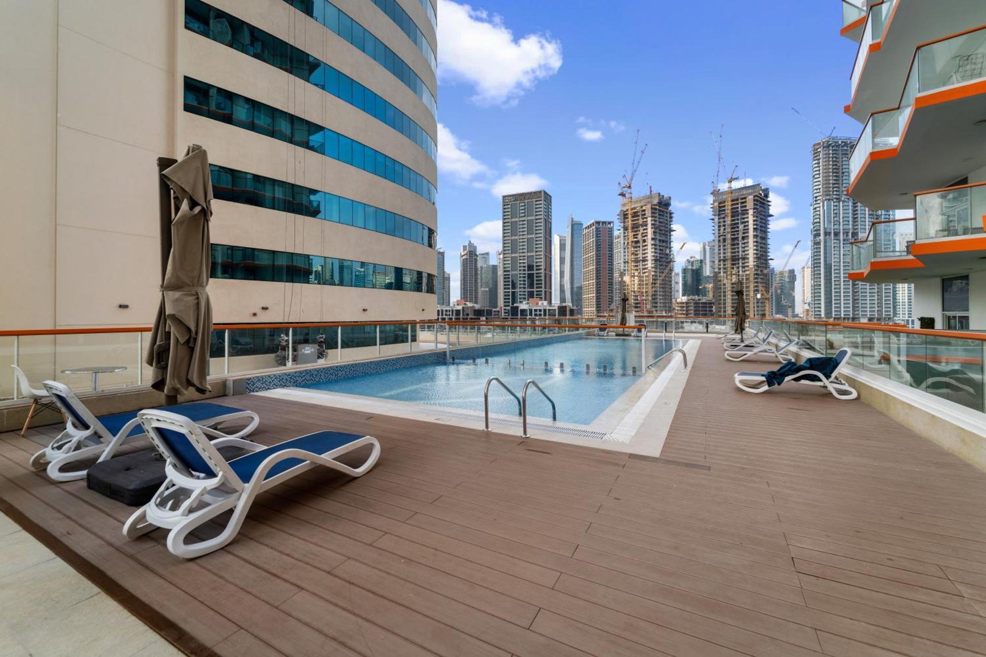 Apartment Luxurious 1br With Canal & Burj Khalifa View! *