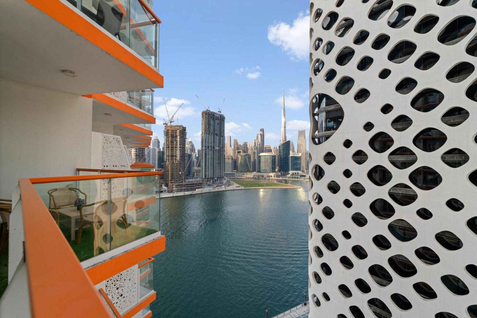 Luxurious 1br With Canal & Burj Khalifa View! *