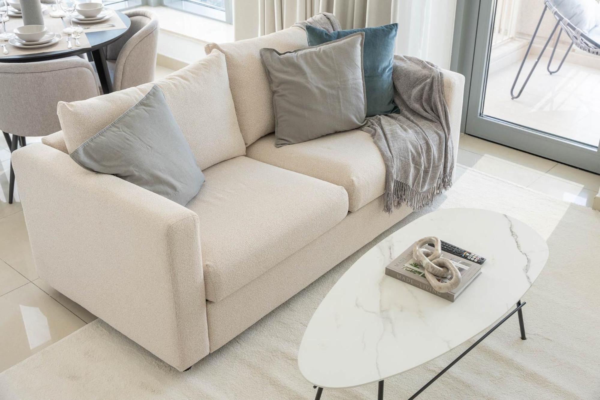 Apartment Modernized 2 Bedroom In Downtown And Sleeps 6