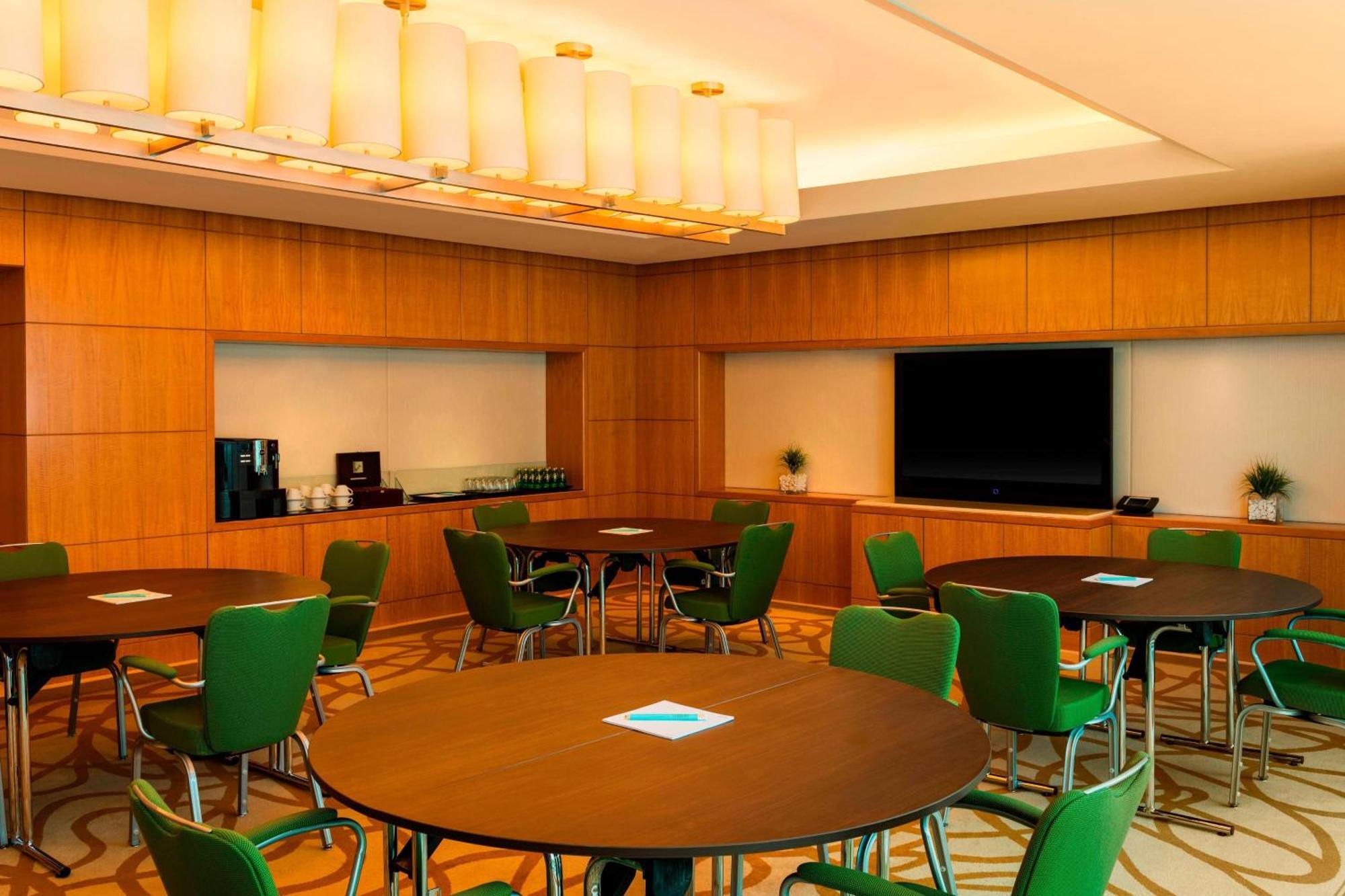 Four Points By Sheraton Sheikh Zayed Road Hotel