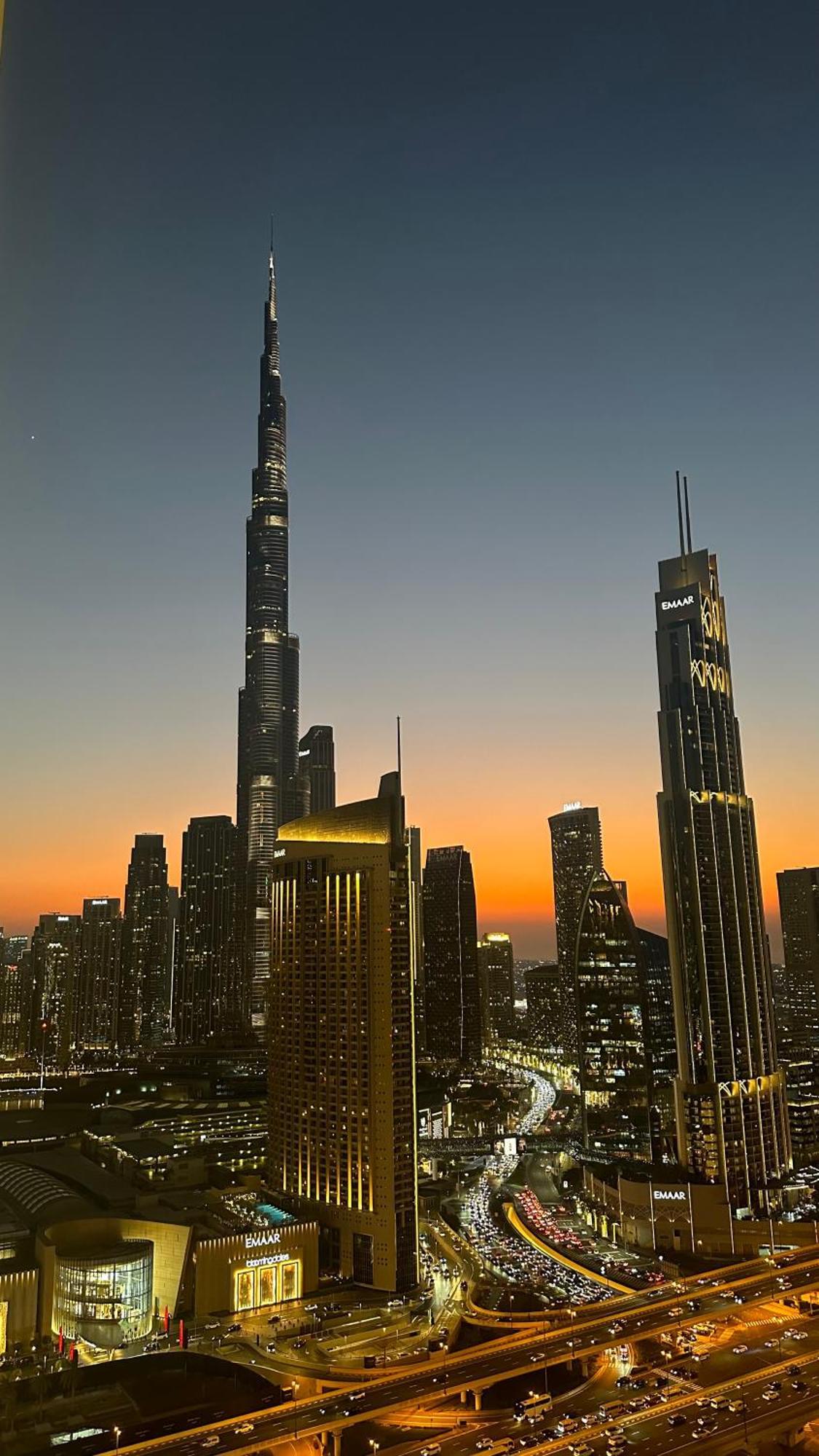 Full Burj View & Direct Access To Mall Apartment