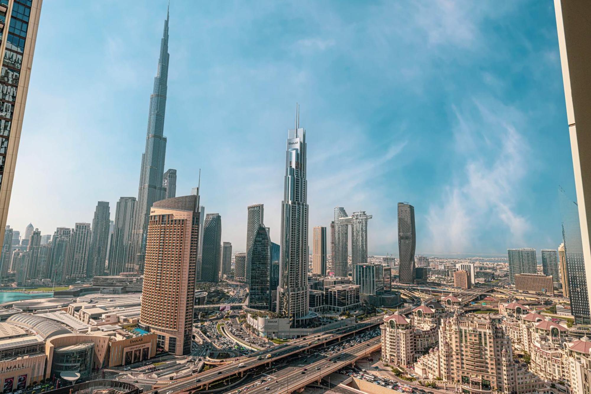 Full Burj View & Direct Access To Mall Apartment