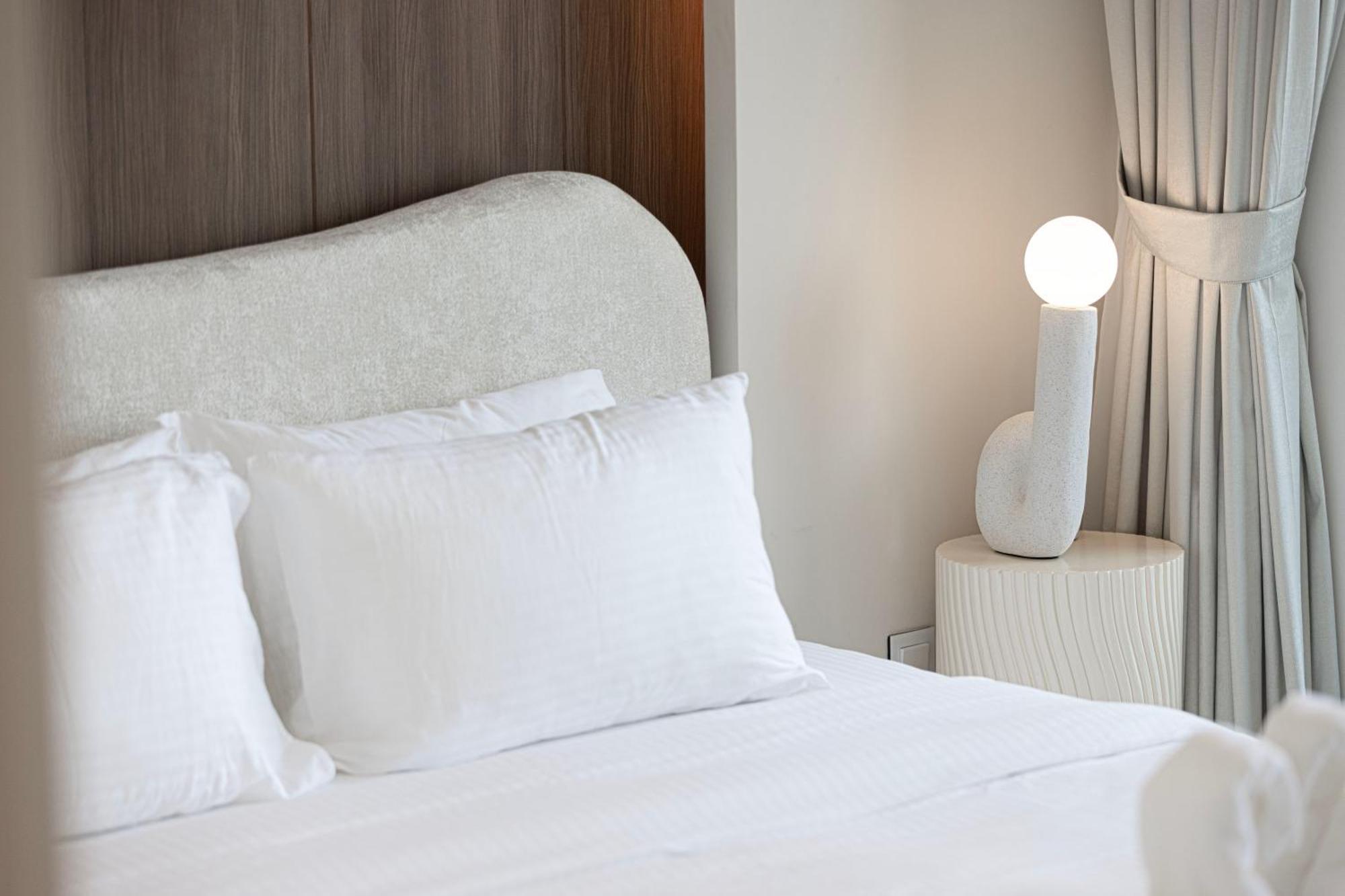 Full Burj View & Direct Access To Mall Apartment Dubai
