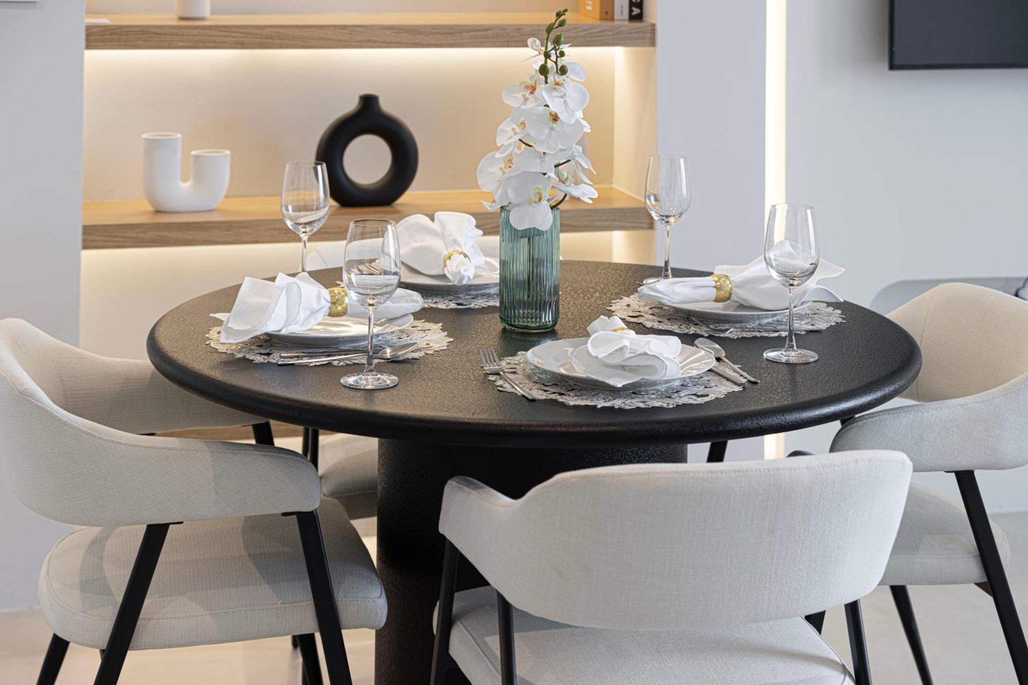 Full Burj View & Direct Access To Mall Apartment Dubai