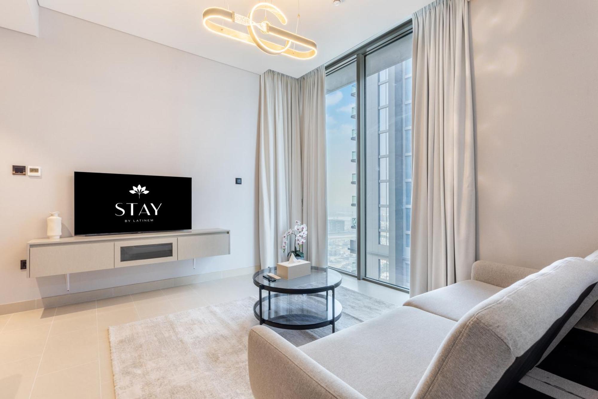 By Latinem Luxury 1br Study Cv A2812 Near Downtown