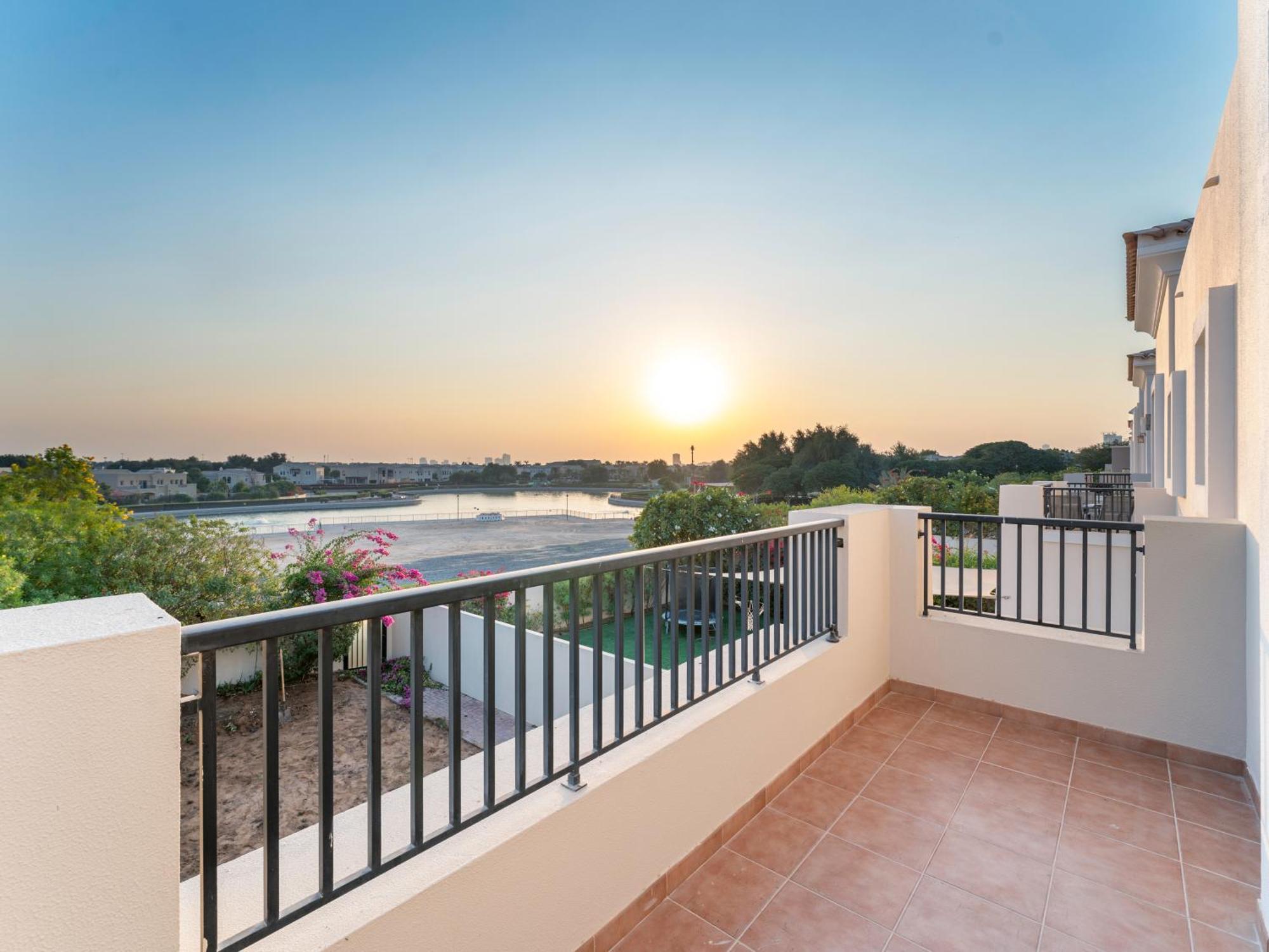 Villa Idyllic Family Haven 3-bedroom With Study By Petals Homes *
