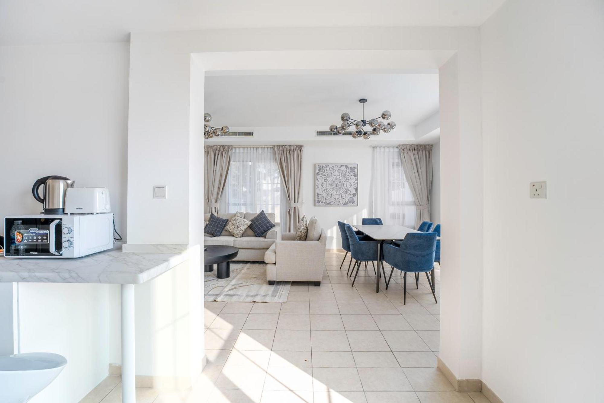 Villa Idyllic Family Haven 3-bedroom With Study By Petals Homes