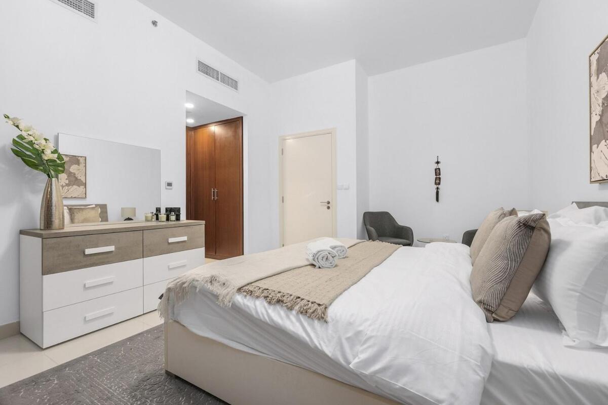 First Class 1br Panoramic View Dubai