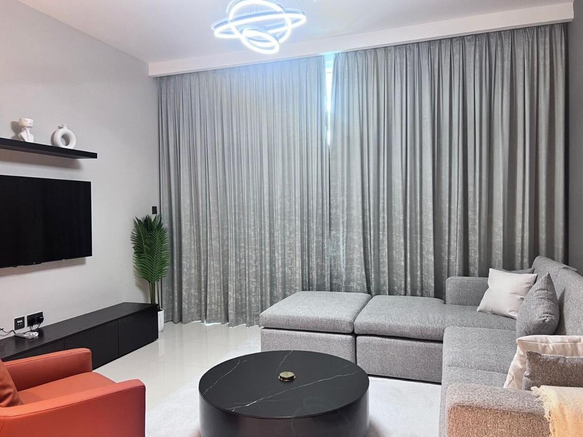 Apartment A Luxurious 2 Bedroom Emaar Beachfront In Palm Jumeirah *