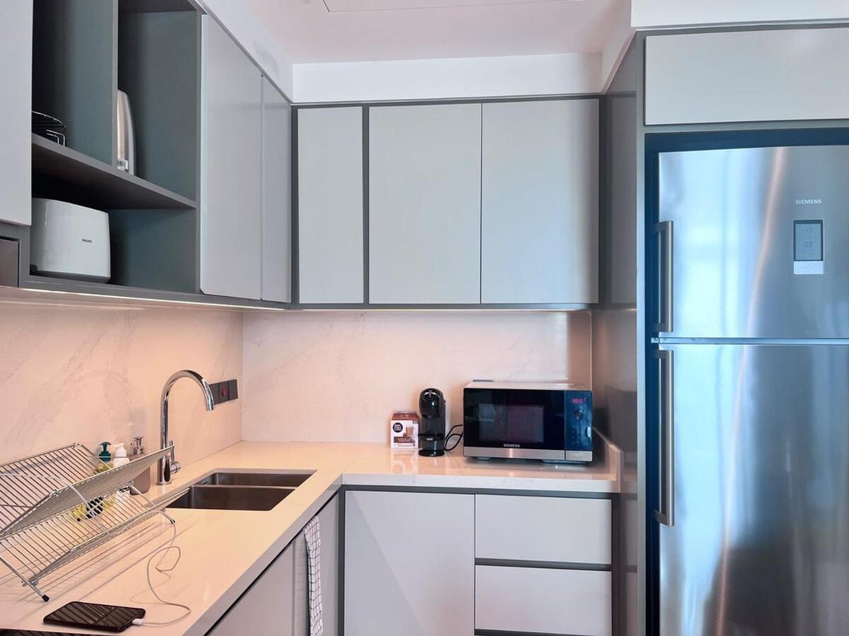 Apartment A Luxurious 2 Bedroom Emaar Beachfront In Palm Jumeirah *