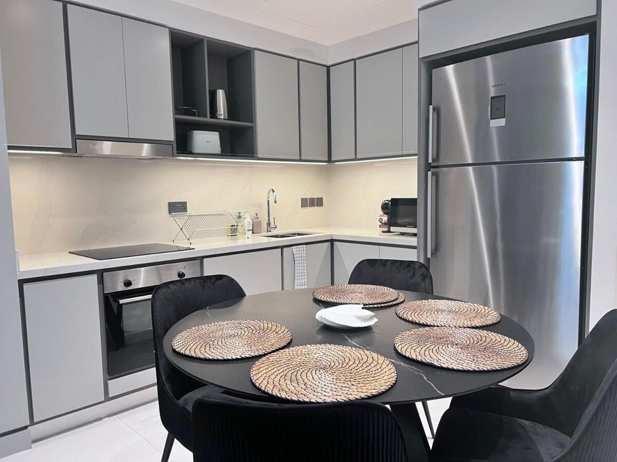 A Luxurious 2 Bedroom Emaar Beachfront In Palm Jumeirah Apartment