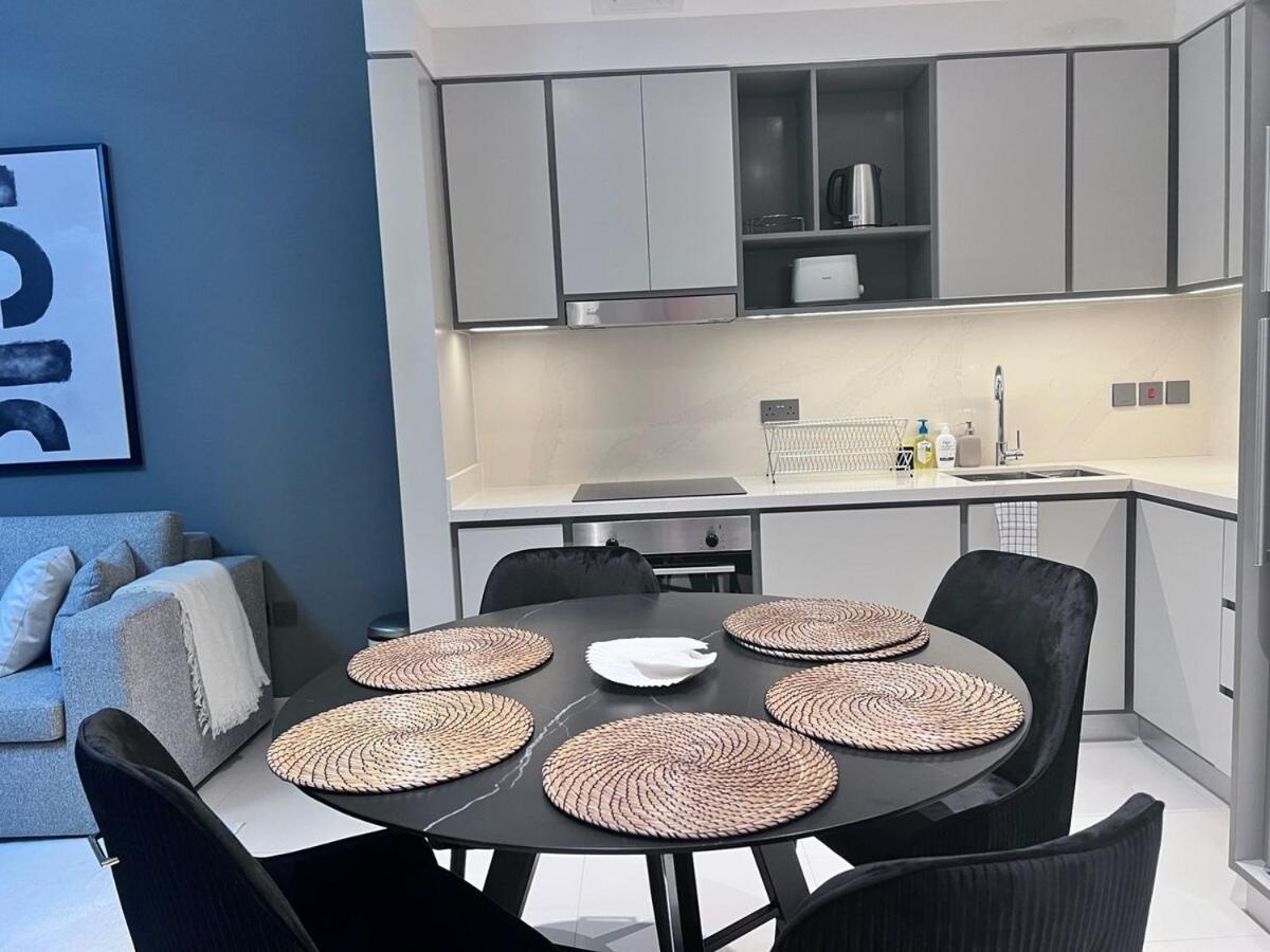 A Luxurious 2 Bedroom Emaar Beachfront In Palm Jumeirah Apartment Dubai