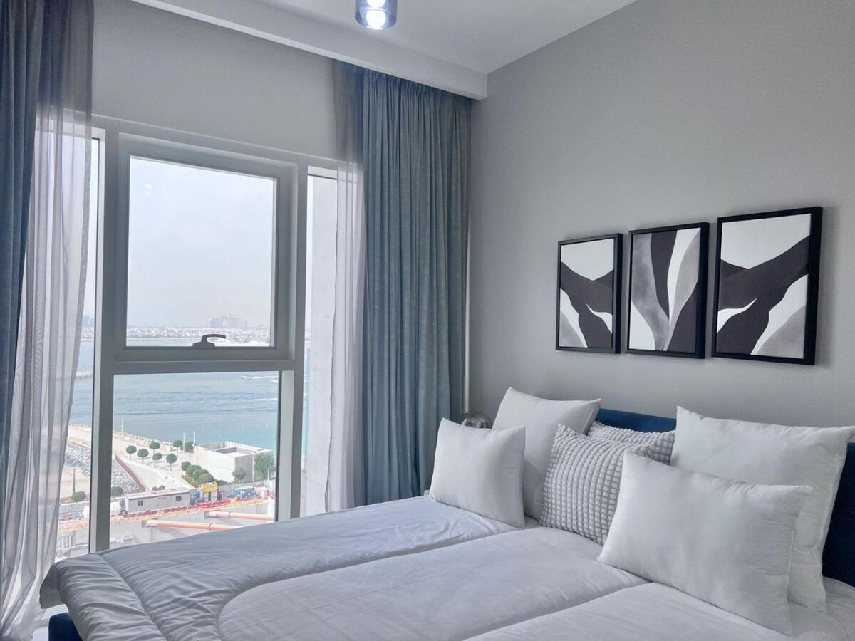 Apartment A Luxurious 2 Bedroom Emaar Beachfront In Palm Jumeirah Dubai
