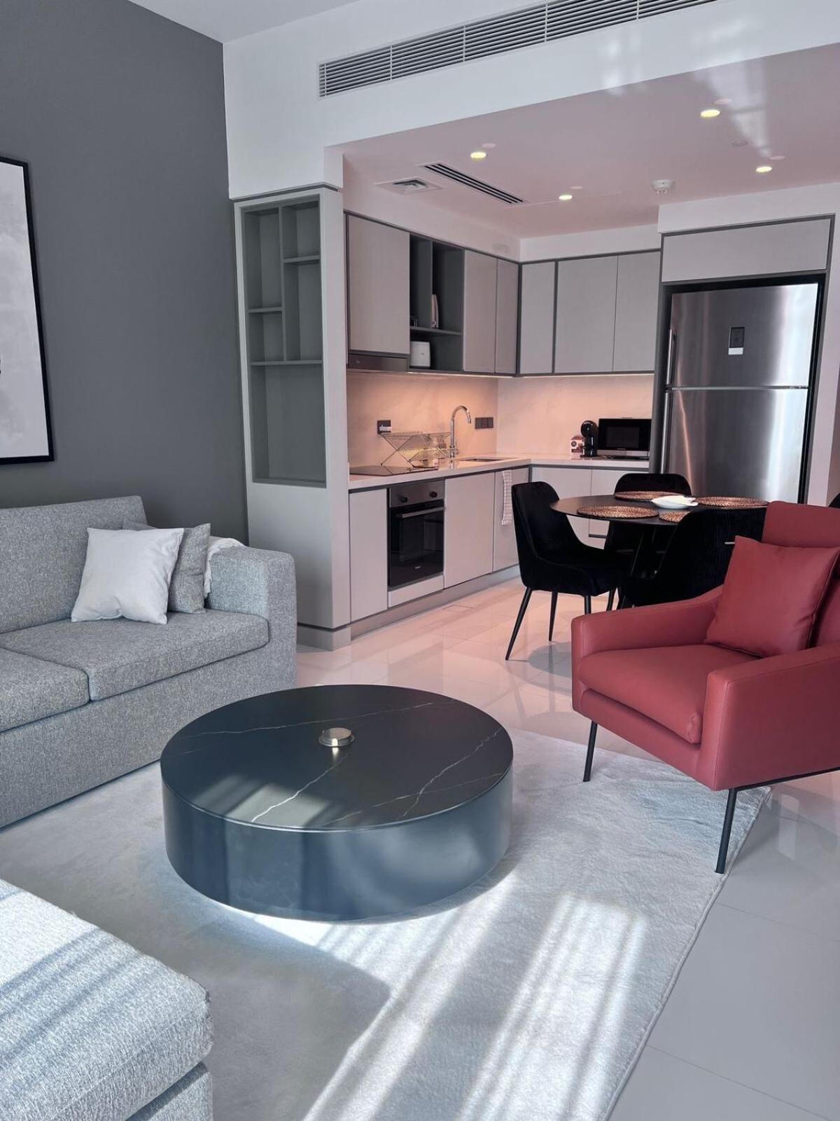 A Luxurious 2 Bedroom Emaar Beachfront In Palm Jumeirah Apartment *