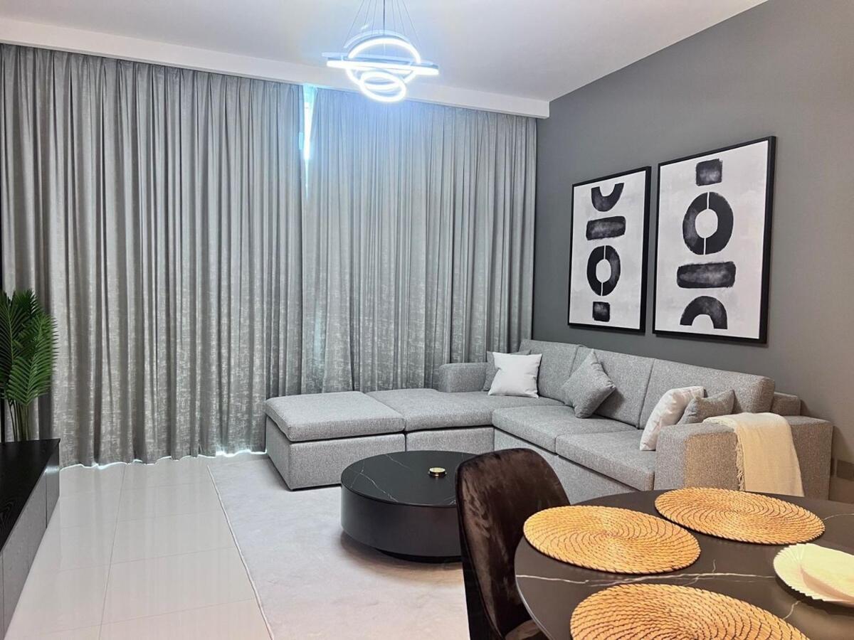 Apartment A Luxurious 2 Bedroom Emaar Beachfront In Palm Jumeirah Dubai