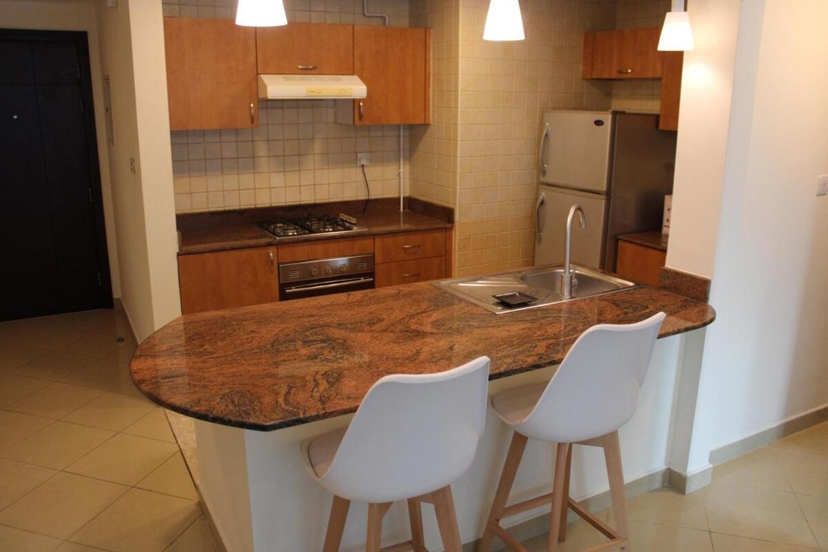 One Bed At A Great Location In Marina Apartment Dubai